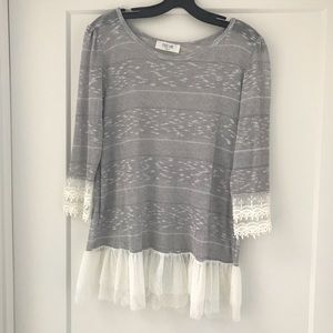 Peach Love boutique light sweater - size small
